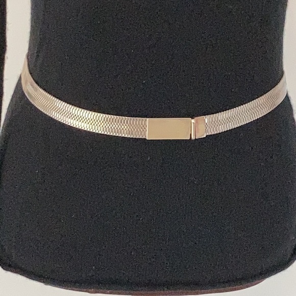 Mondi belt vintage mesh flexible clip closure
